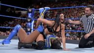 Naomi's losing streak against the IIconics continued!